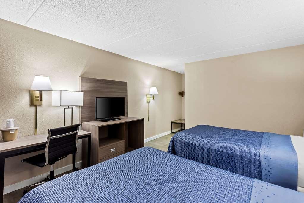 Econo Lodge Уиллоубрук Номер фото