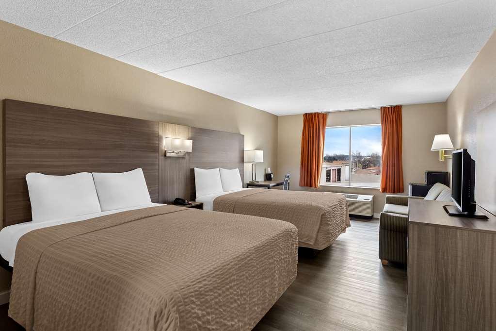 Econo Lodge Уиллоубрук Номер фото